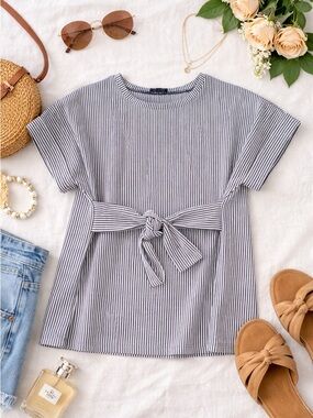 Express Black White Striped Tie Front Top Size Medium Soft Stretchy Casual Chic